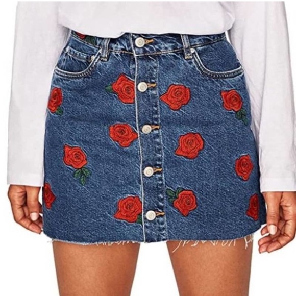 Zara Dresses & Skirts - NEW ZARA Embroidered Rose Floral Denim Mini Skirt Size XS